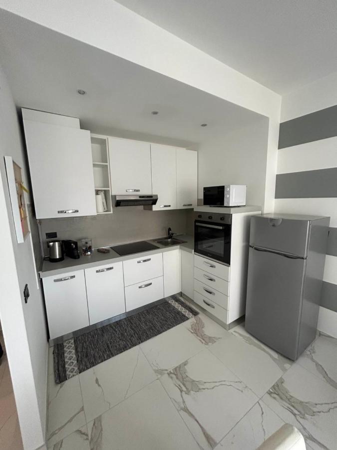 Marconi67 Lägenhet Desenzano del Garda Exteriör bild